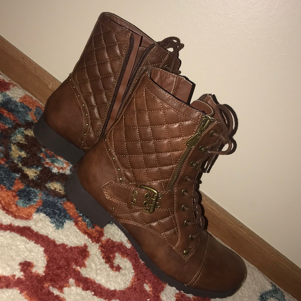 Brand new guess boots